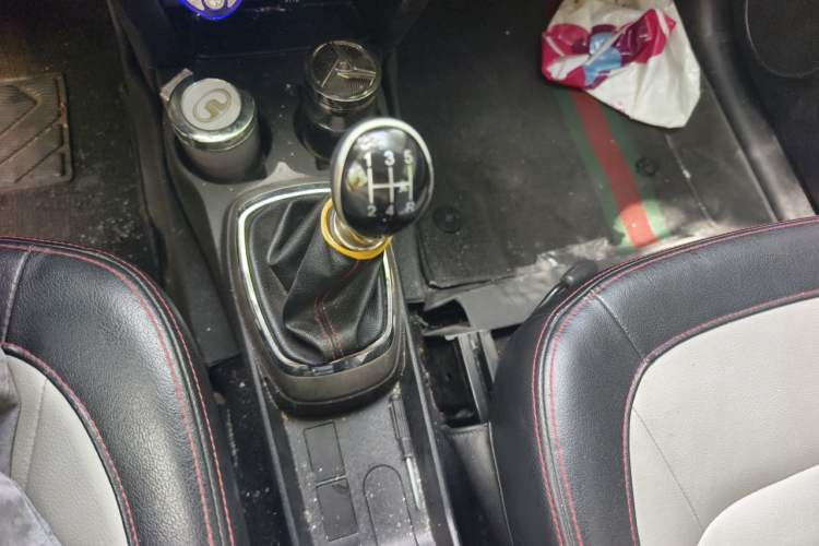 Used Great Wall M4 2014 1.5L Manual Comfort Model Gear Lever