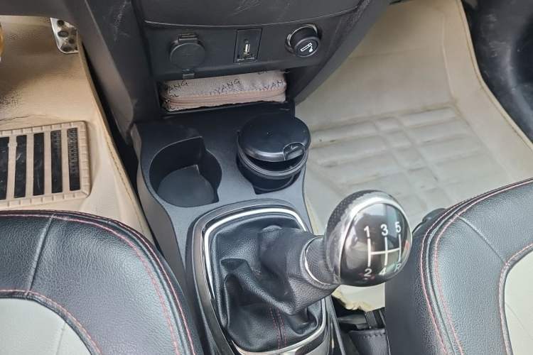 Used Great Wall M4 2014 1.5L Manual Comfort Model Gear Lever