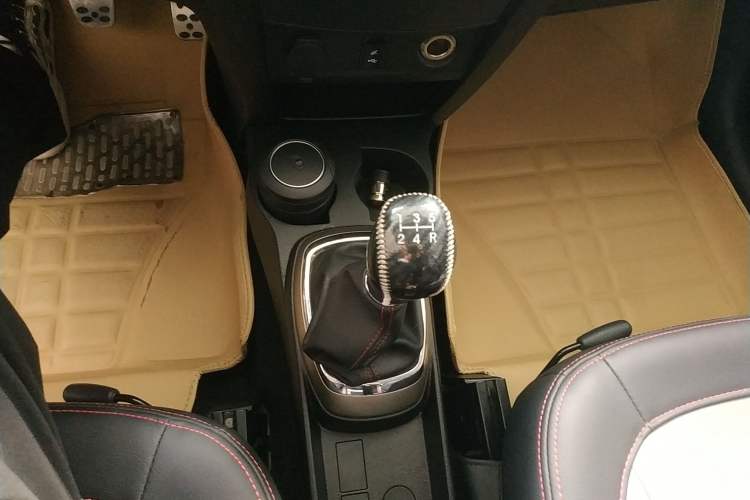 Used Great Wall M4 2014 1.5L Manual Comfort Model Gear Lever