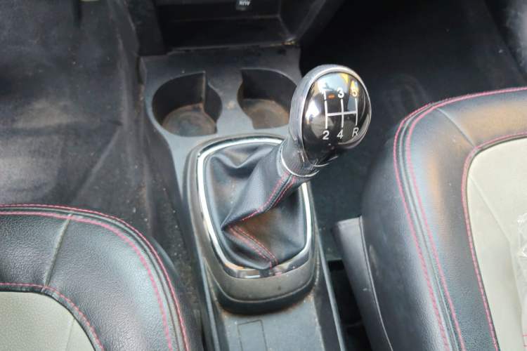 Used Great Wall M4 2014 1.5L Manual Luxury Model Gear Lever