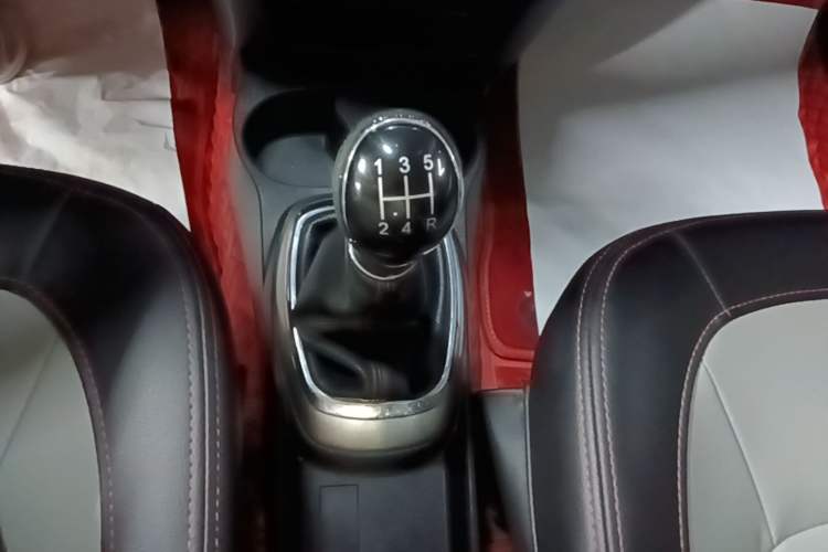 Used Great Wall M4 2014 1.5L Manual Luxury Model Gear Lever