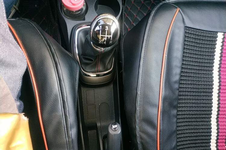 Used Great Wall M4 2014 1.5L Manual Luxury Model Gear Lever