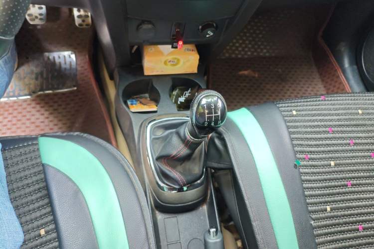 Used Great Wall M4 2014 1.5L Manual Luxury Model Gear Lever