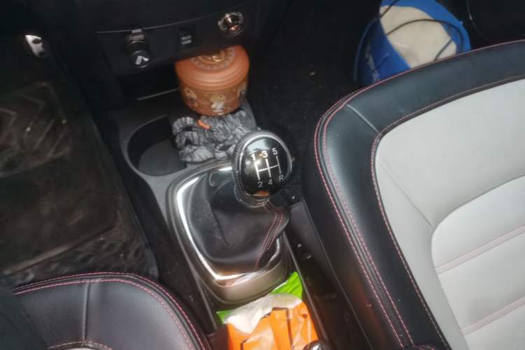 Used Great Wall M4 2014 1.5L Manual Comfort Model Gear Lever