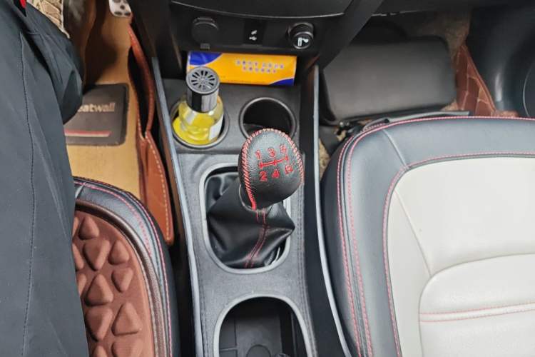 Used Great Wall M4 2014 1.5L Manual Luxury Model Gear Lever