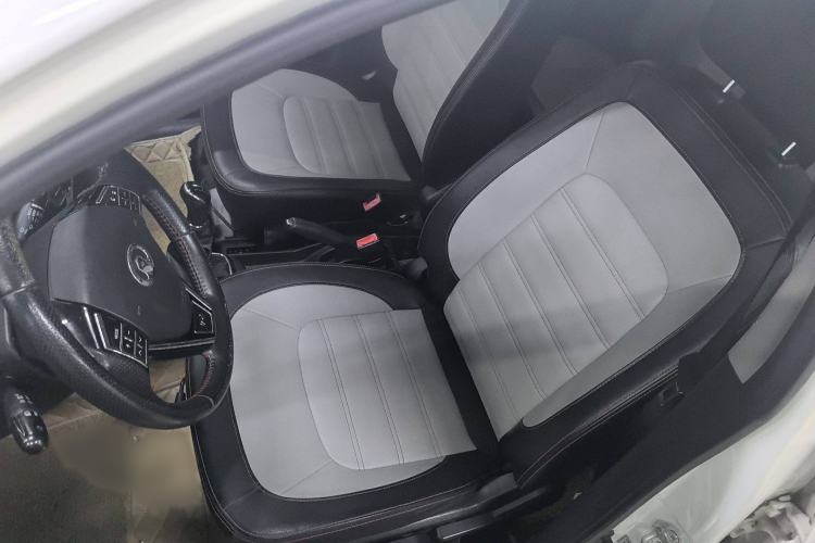 Used Great Wall M4 2014 1.5L Manual Comfort Model Interior 2