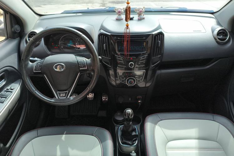 Used Great Wall M4 2014 1.5L Manual Comfort Model Interior 2