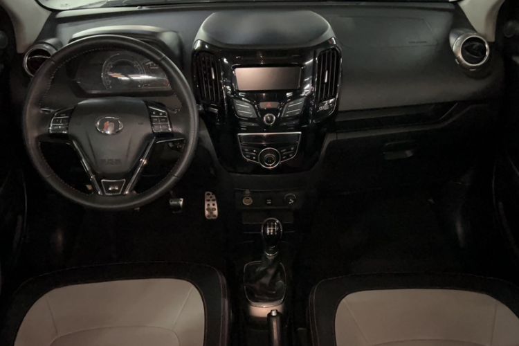 Used Great Wall M4 2014 1.5L Manual Comfort Model Interior 2