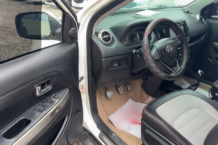 Used Great Wall M4 2014 1.5L Manual Comfort Model Interior 2