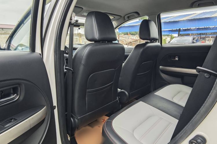 Used Great Wall M4 2014 1.5L Manual Comfort Model Interior 2