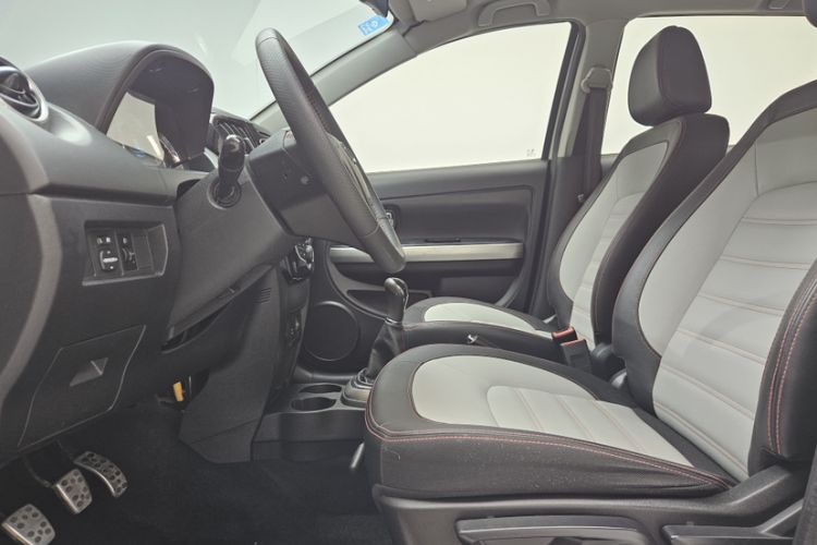 Used Great Wall M4 2014 1.5L Manual Comfort Model Interior 2
