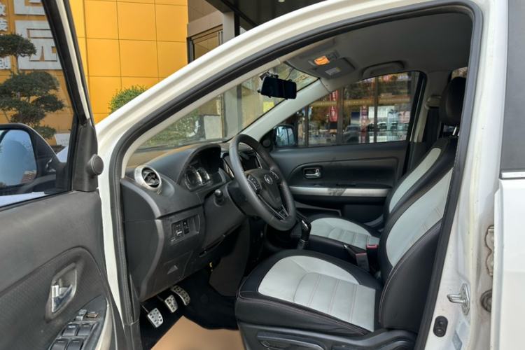 Used Great Wall M4 2014 1.5L Manual Comfort Model Interior 3