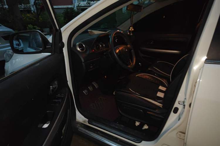 Used Great Wall M4 2014 1.5L Manual Comfort Model Interior 3