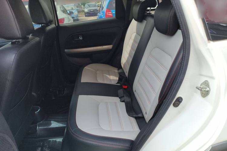 Used Great Wall M4 2014 1.5L Manual Comfort Model Interior 4