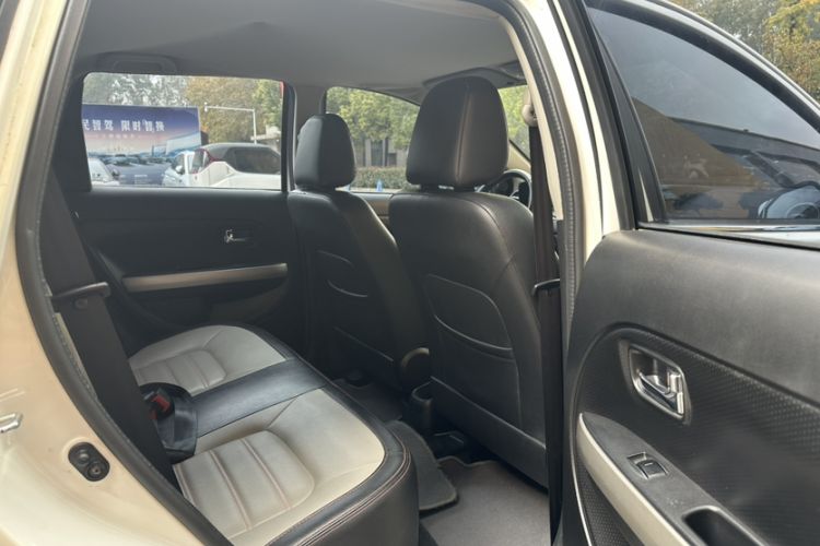 Used Great Wall M4 2014 1.5L Manual Luxury Model Interior 4
