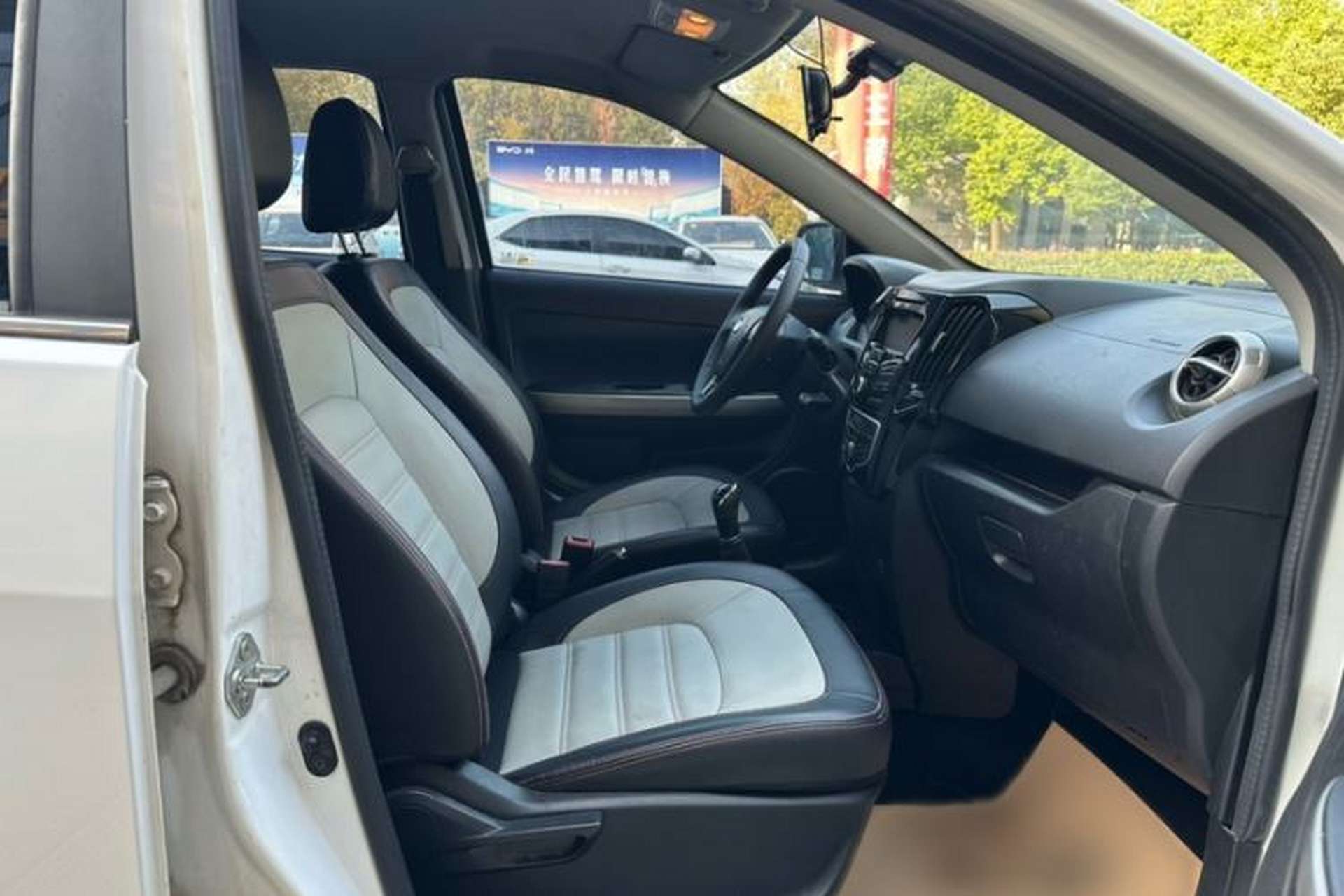 Used Great Wall M4 2014 1.5L Manual Comfort Model Interior 4