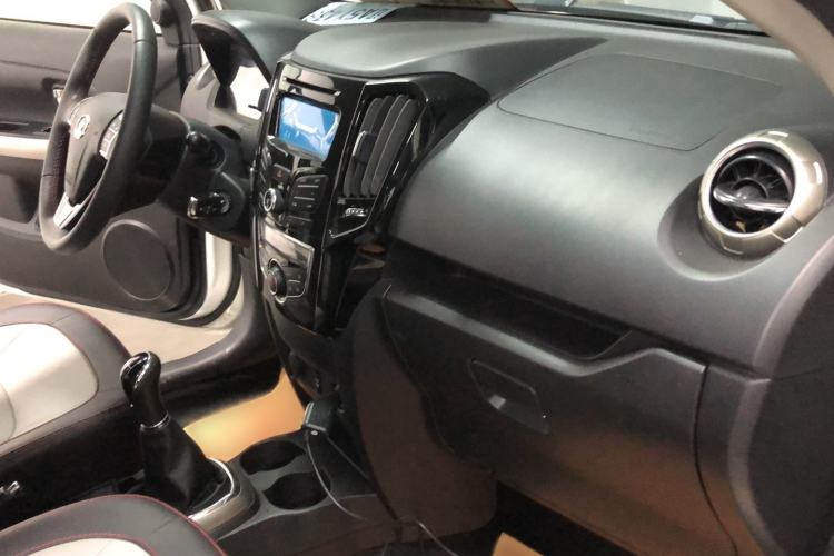 Used Great Wall M4 2014 1.5L Manual Comfort Model Interior 4