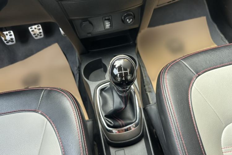 Used Great Wall M4 2014 1.5L Manual Luxury Model Interior 5