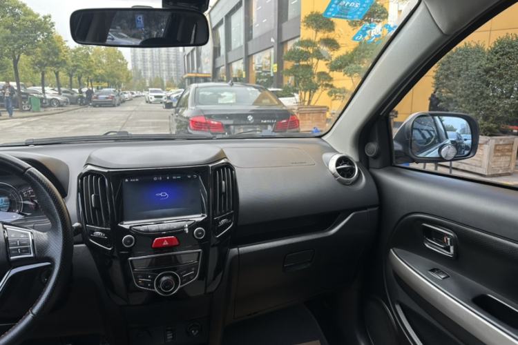Used Great Wall M4 2014 1.5L Manual Luxury Model Interior 6