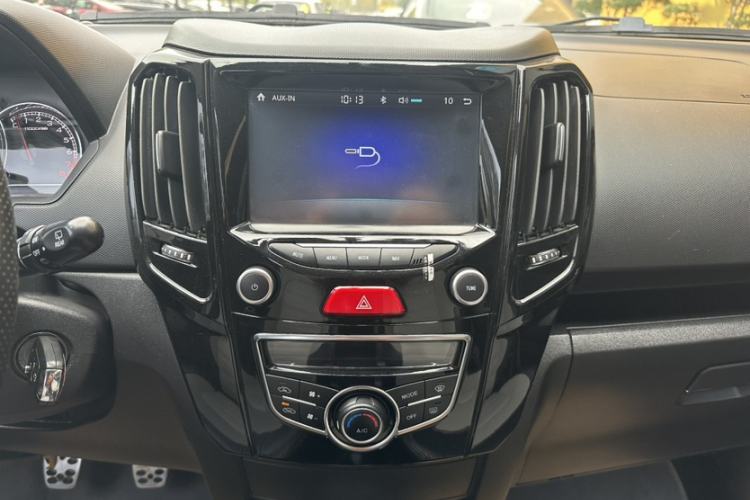 Used Great Wall M4 2014 1.5L Manual Luxury Model Interior 8