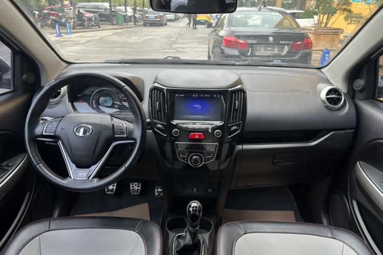 Used Great Wall M4 2014 1.5L Manual Luxury Model Interior 9
