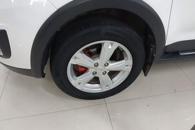 Used Great Wall M4 2014 1.5L Manual Luxury Model Left Front Wheel Hub