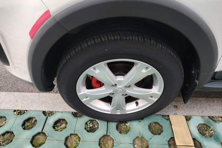 Used Great Wall M4 2014 1.5L Manual Comfort Model Left Front Wheel Hub
