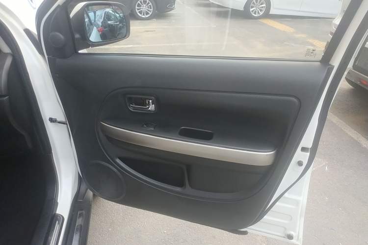 Used Great Wall M4 2014 1.5L Manual Luxury Model Right Front Door Interior