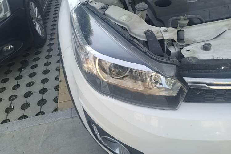 Used Great Wall M4 2014 1.5L Manual Comfort Model Right Front Headlight