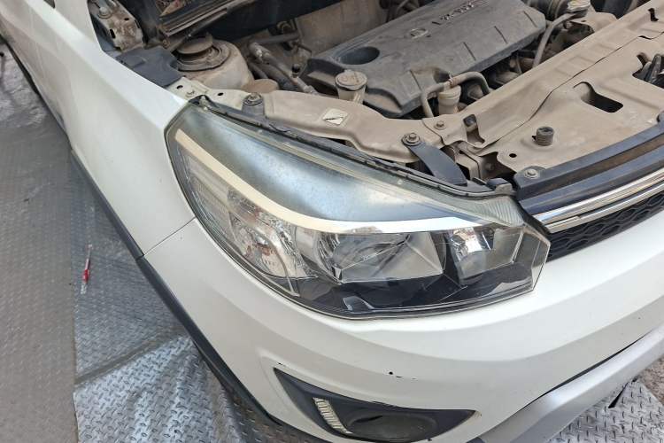 Used Great Wall M4 2014 1.5L Manual Luxury Model Right Front Headlight