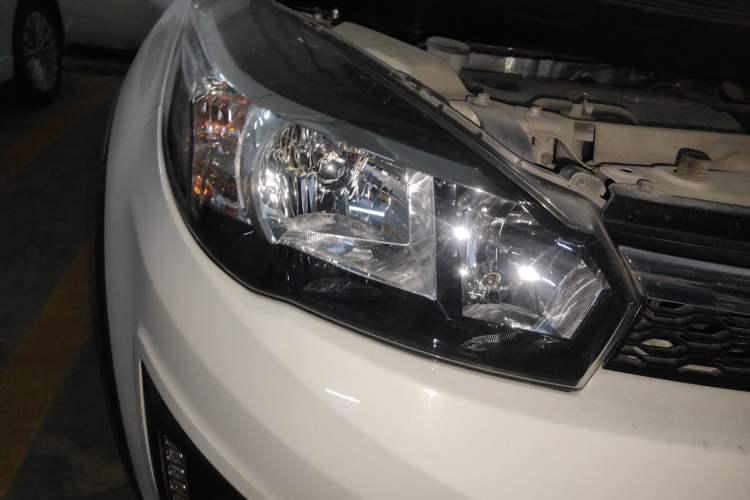 Used Great Wall M4 2014 1.5L Manual Luxury Model Right Front Headlight