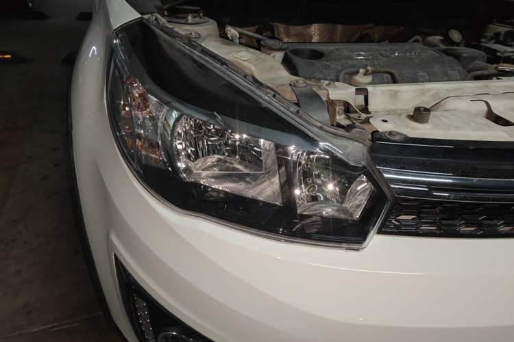 Used Great Wall M4 2014 1.5L Manual Luxury Model Right Front Headlight