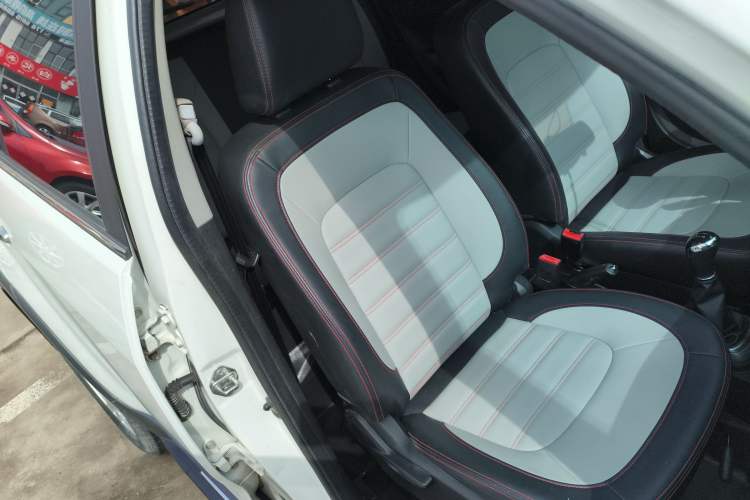 Used Great Wall M4 2014 1.5L Manual Comfort Model Right Front Seat