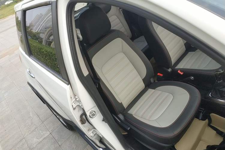 Used Great Wall M4 2014 1.5L Manual Comfort Model Right Front Seat