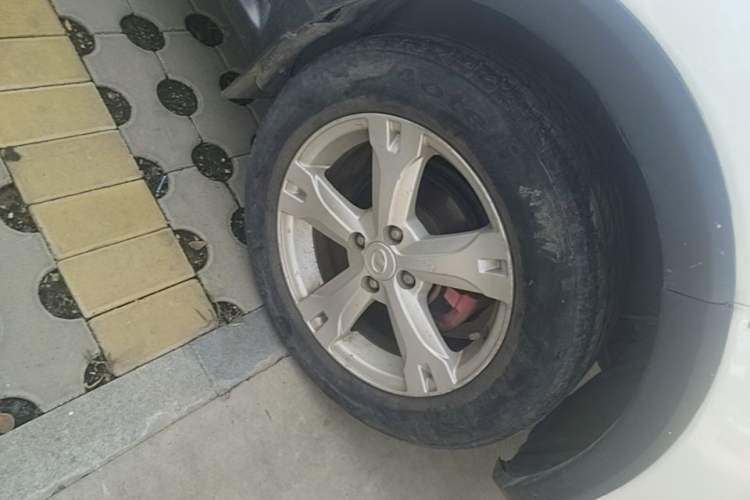 Used Great Wall M4 2014 1.5L Manual Comfort Model Right Front Wheel Hub