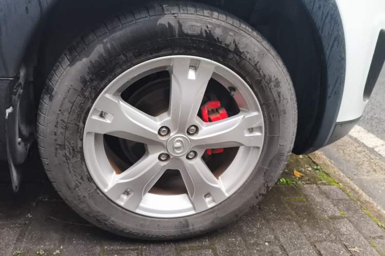 Used Great Wall M4 2014 1.5L Manual Luxury Model Right Front Wheel Hub