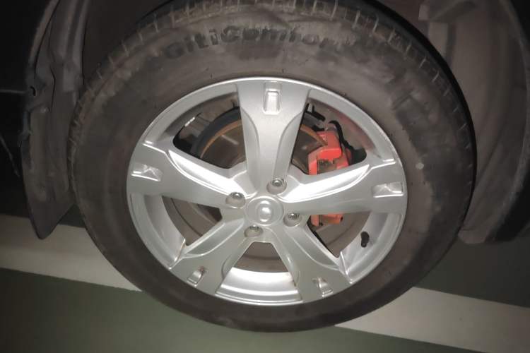 Used Great Wall M4 2014 1.5L Manual Luxury Model Right Front Wheel Hub