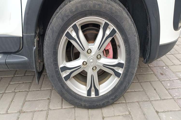 Used Great Wall M4 2014 1.5L Manual Luxury Model Right Front Wheel Hub