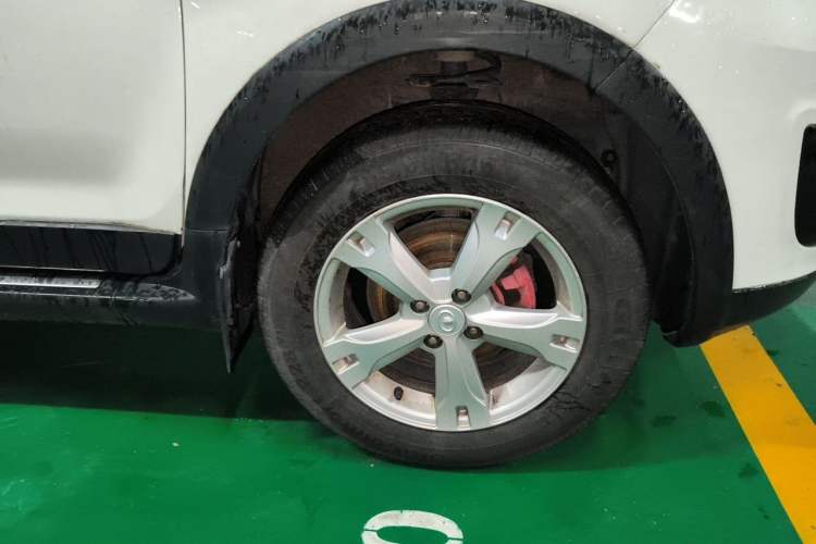 Used Great Wall M4 2014 1.5L Manual Luxury Model Right Front Wheel Hub