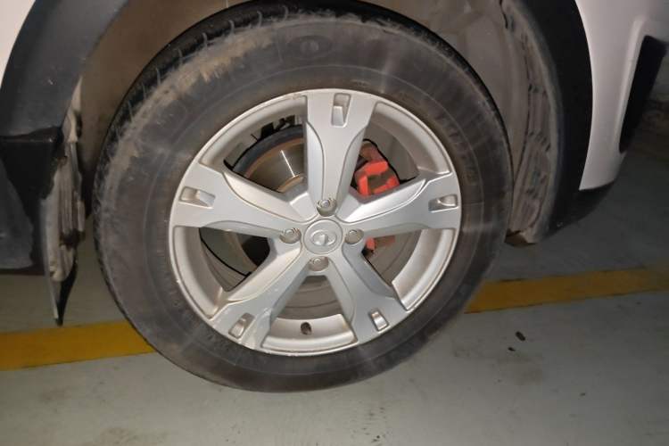 Used Great Wall M4 2014 1.5L Manual Luxury Model Right Front Wheel Hub