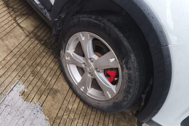 Used Great Wall M4 2014 1.5L Manual Comfort Model Right Front Wheel Hub