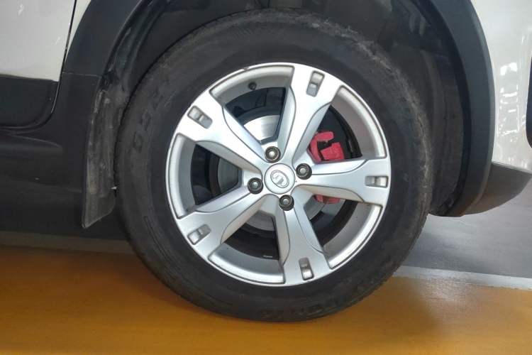 Used Great Wall M4 2014 1.5L Manual Luxury Model Right Front Wheel Hub