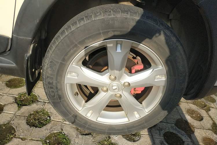 Used Great Wall M4 2014 1.5L Manual Luxury Model Right Front Wheel Hub