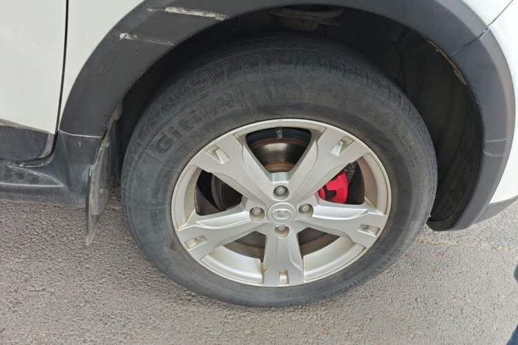 Used Great Wall M4 2014 1.5L Manual Luxury Model Right Front Wheel Hub