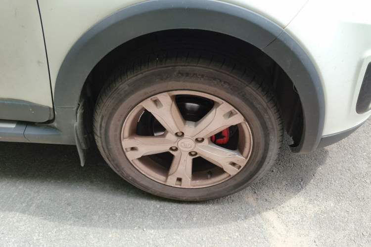 Used Great Wall M4 2014 1.5L Manual Comfort Model Right Front Wheel Hub