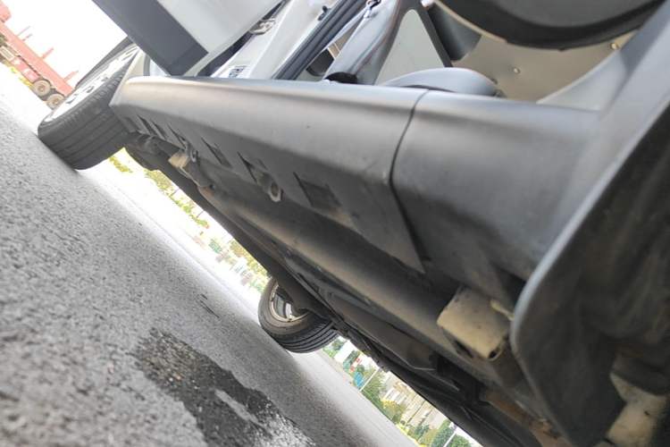 Used Great Wall M4 2014 1.5L Manual Comfort Model Right Side Sill