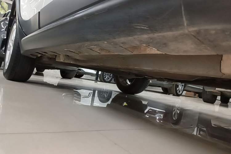 Used Great Wall M4 2014 1.5L Manual Luxury Model Right Side Sill
