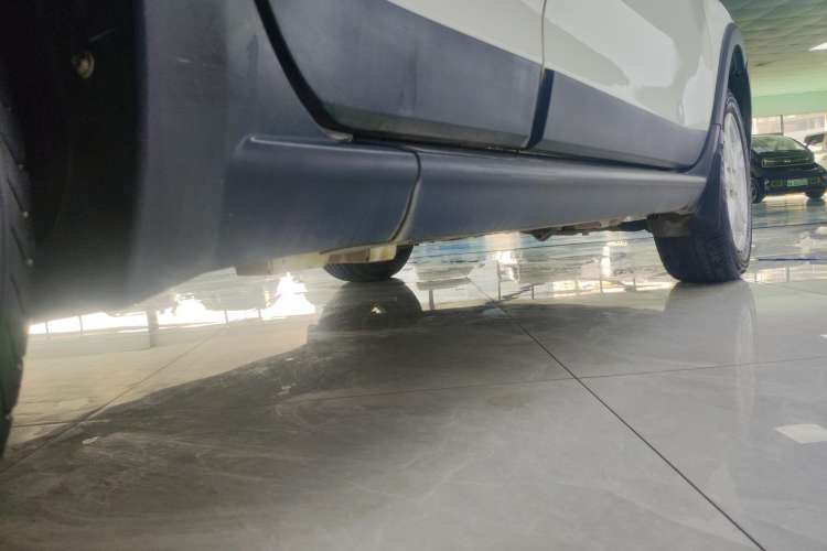 Used Great Wall M4 2014 1.5L Manual Comfort Model Right Side Sill