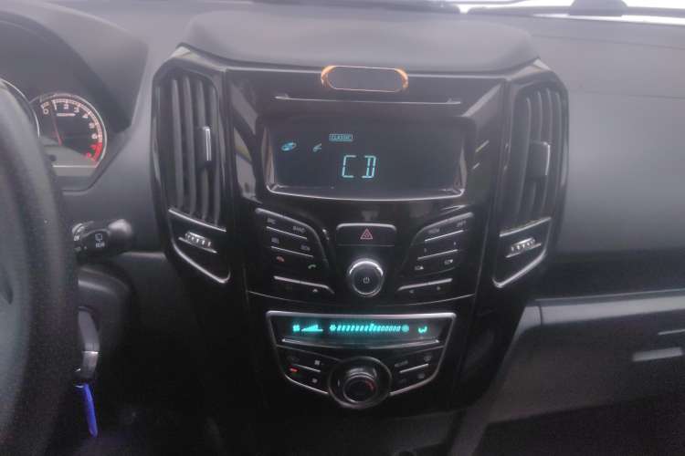 Used Great Wall M4 2014 1.5L Manual Comfort Model Audio And AC Panel