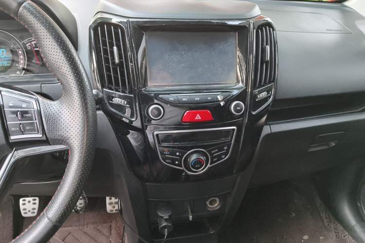 Used Great Wall M4 2014 1.5L Manual Luxury Model Audio And AC Panel